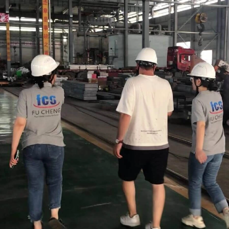 Visita la fabbrica di acciaio per utensili