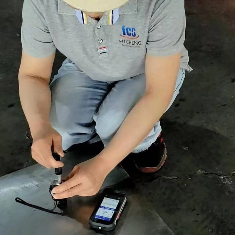 Test di qualità: test di durezza dell'acciaio per utensili